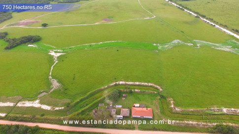 Os Tiranos - Bailando o chamamé [VDownloader].00_03_48_14.Quadro023_3df826969bd185465f829afe51fd31851b4224f3.jpg